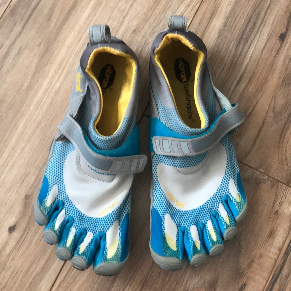 Vibram running shoes